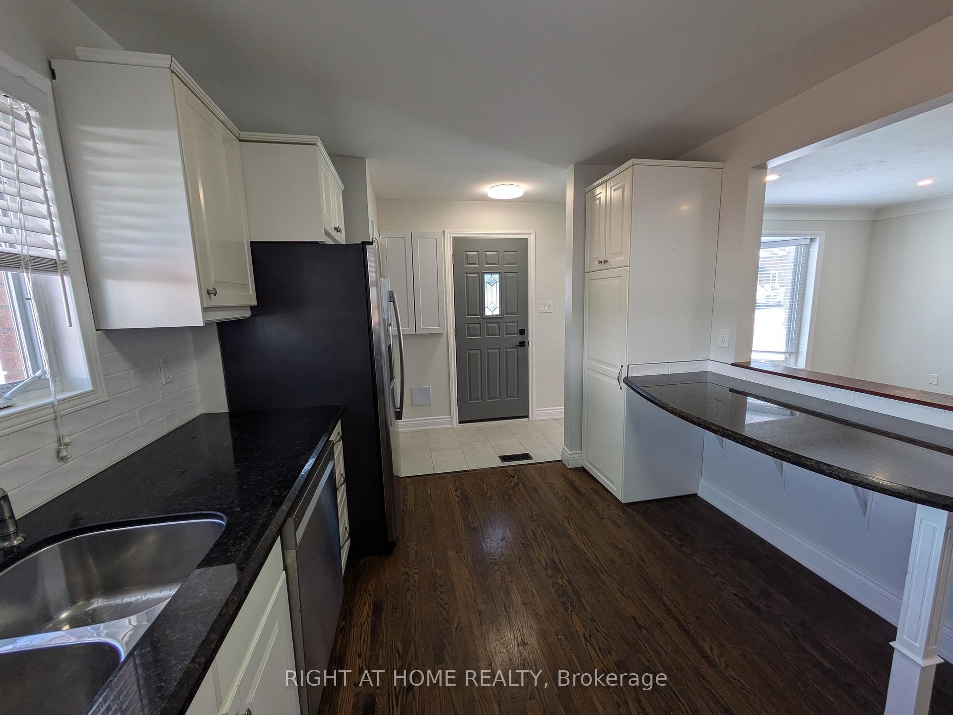 Photo 13 of Unit Upper, 242 West 18th Street, Hamilton, Buchanan — HOMEH