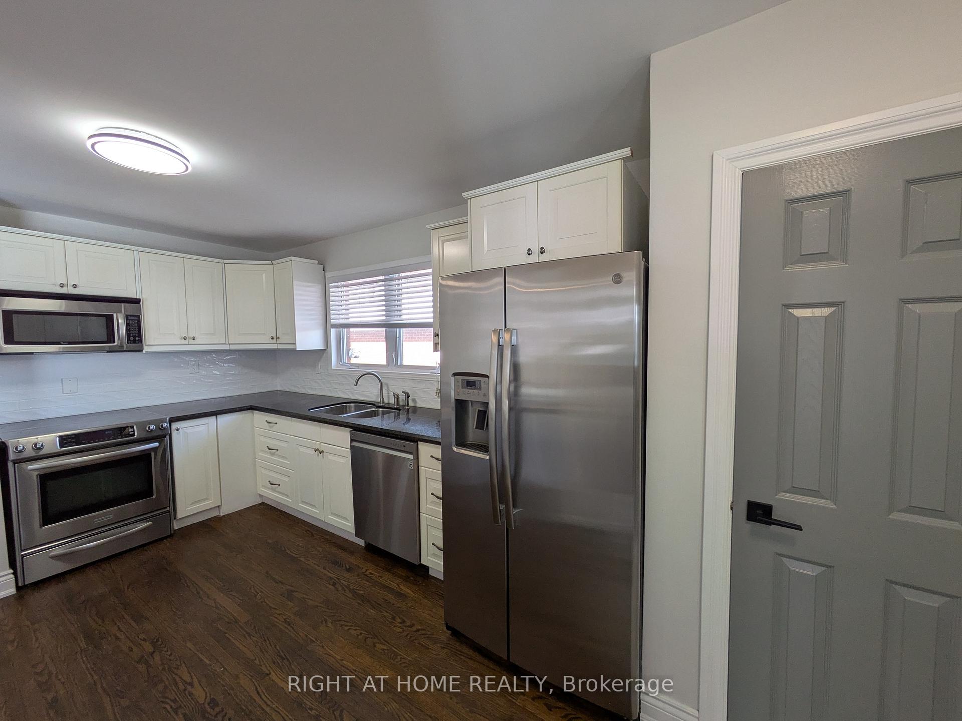 Photo 15 of Unit Upper, 242 West 18th Street, Hamilton, Buchanan — HOMEH