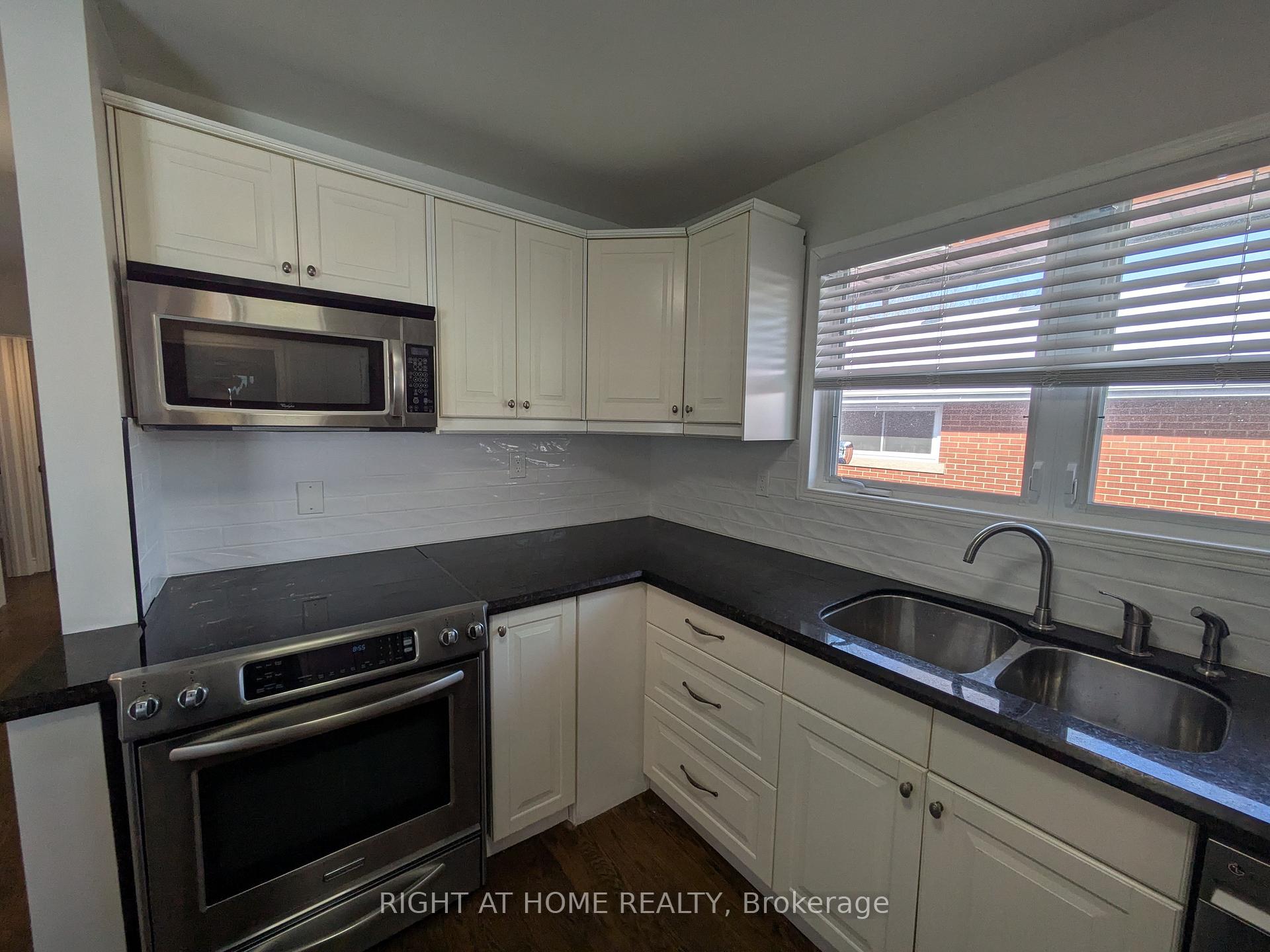 Photo 17 of Unit Upper, 242 West 18th Street, Hamilton, Buchanan — HOMEH