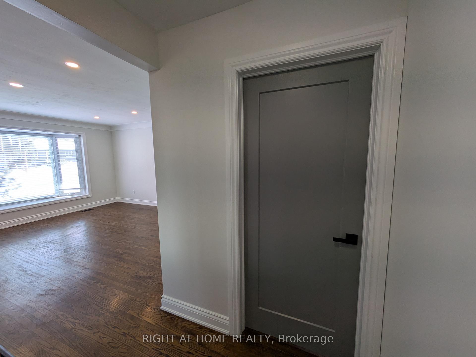 Photo 20 of Unit Upper, 242 West 18th Street, Hamilton, Buchanan — HOMEH