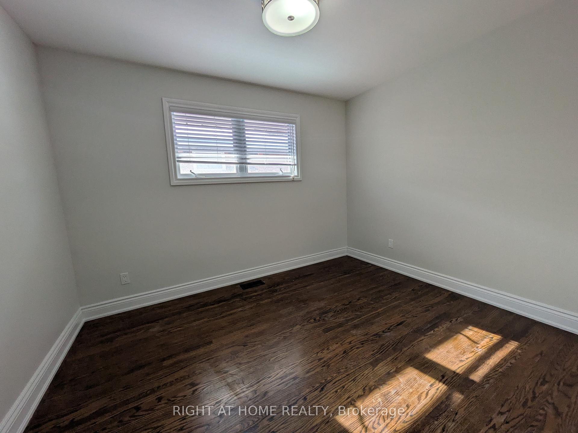 Photo 21 of Unit Upper, 242 West 18th Street, Hamilton, Buchanan — HOMEH