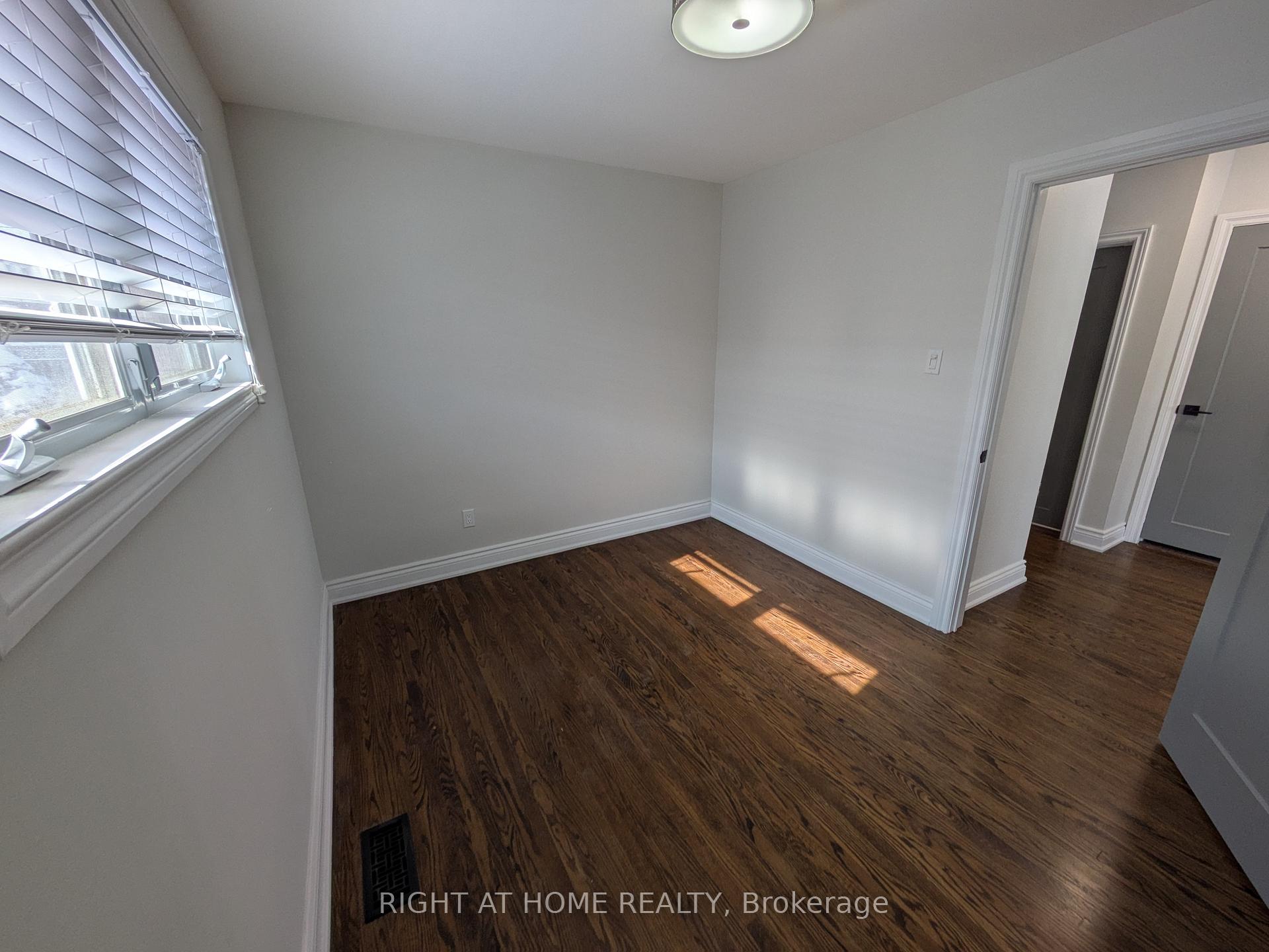 Photo 23 of Unit Upper, 242 West 18th Street, Hamilton, Buchanan — HOMEH