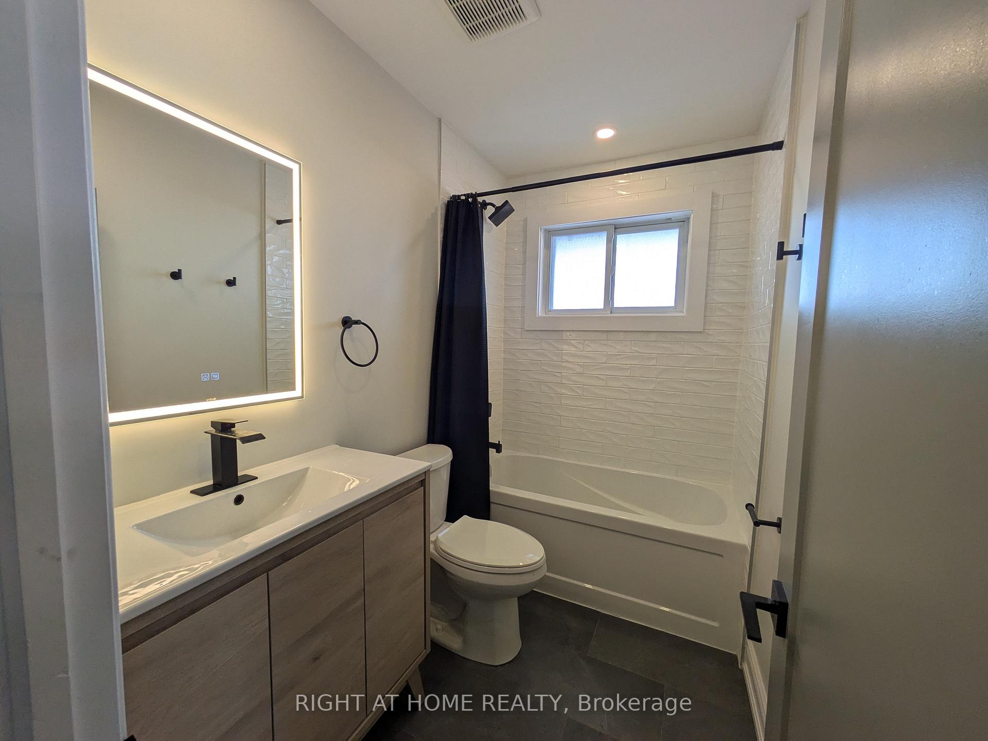 Photo 25 of Unit Upper, 242 West 18th Street, Hamilton, Buchanan — HOMEH