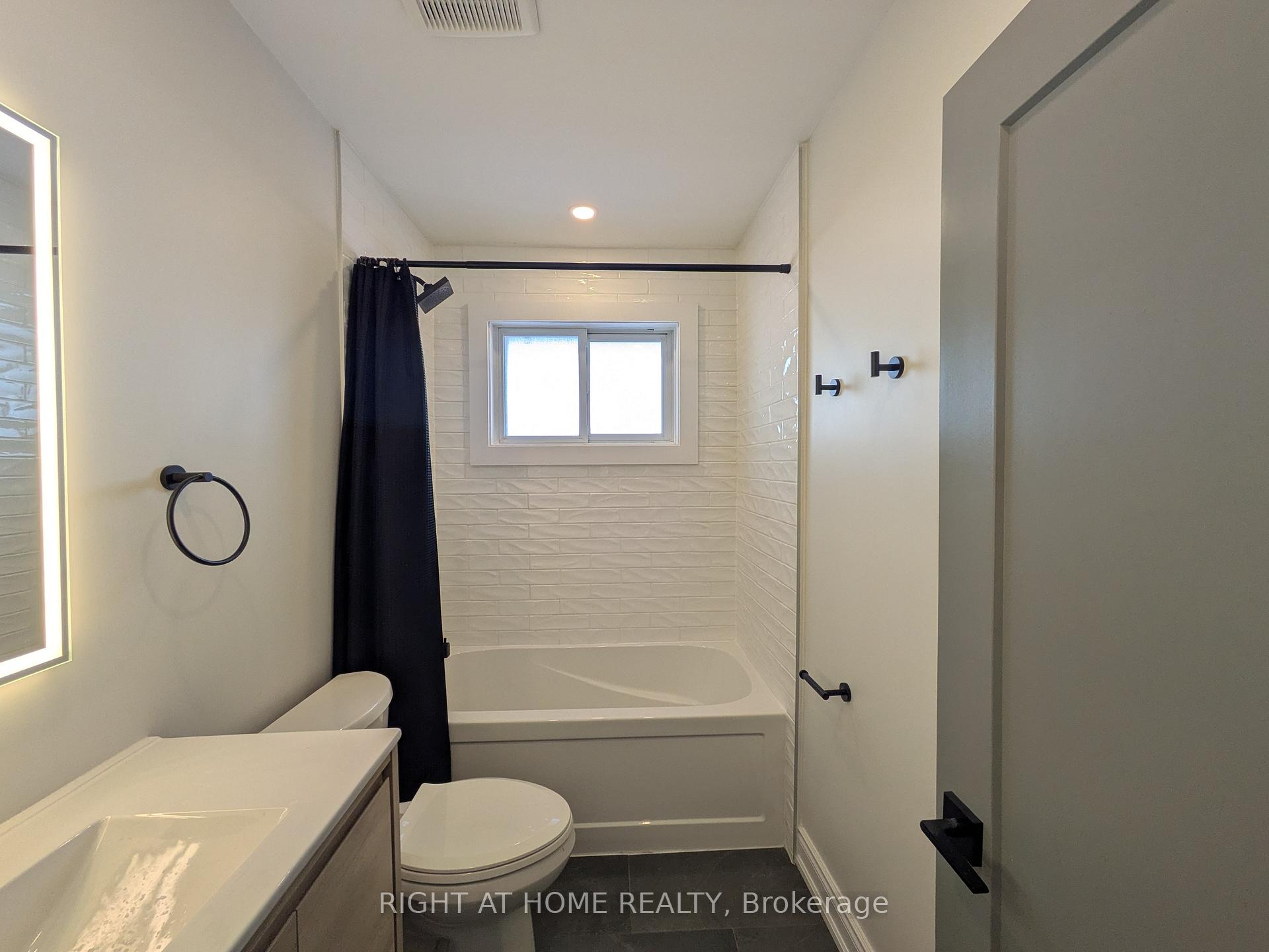 Photo 26 of Unit Upper, 242 West 18th Street, Hamilton, Buchanan — HOMEH