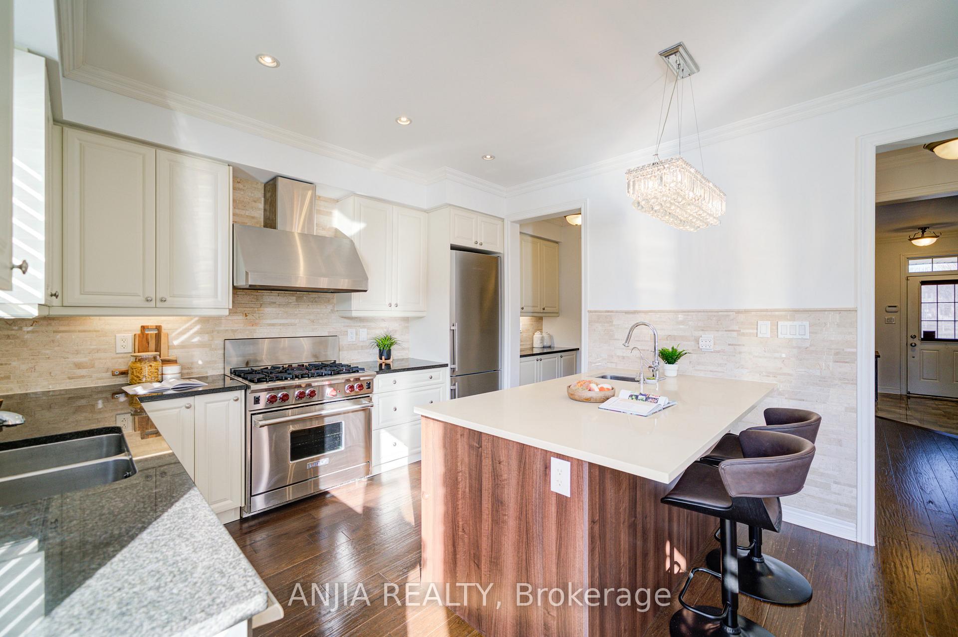 Photo 14 of 9 Cecil Nichols Avenue, Markham, Victoria Manor-Jennings Gate — HOMEH