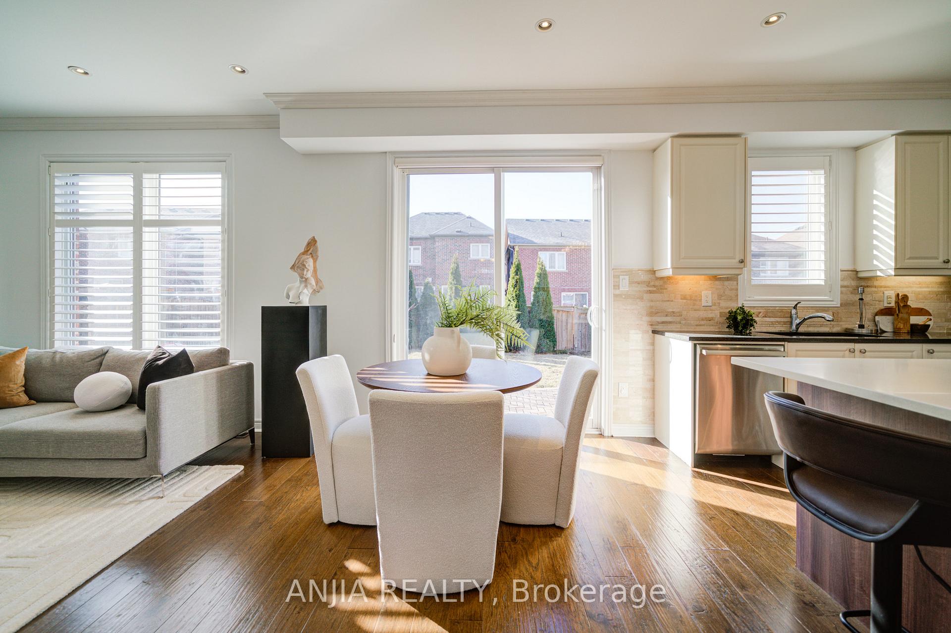 Photo 16 of 9 Cecil Nichols Avenue, Markham, Victoria Manor-Jennings Gate — HOMEH