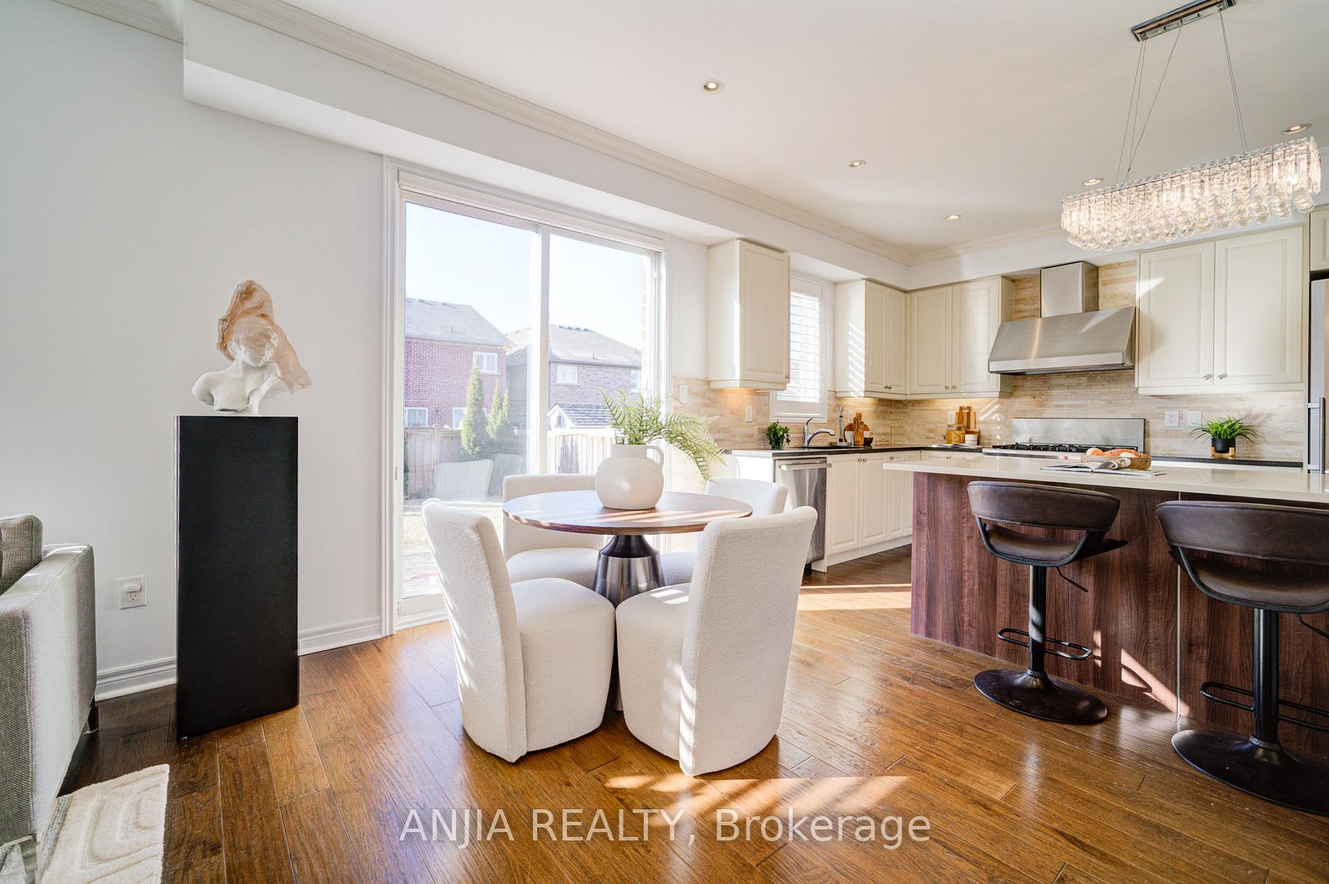 Photo 17 of 9 Cecil Nichols Avenue, Markham, Victoria Manor-Jennings Gate — HOMEH