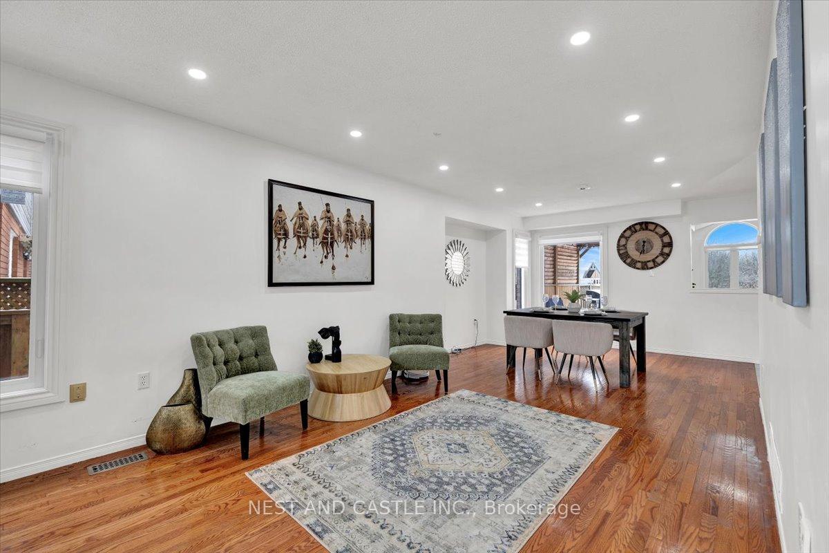 Photo 9 of 13 Treeview Court, Hamilton, Stoney Creek Mountain — HOMEH
