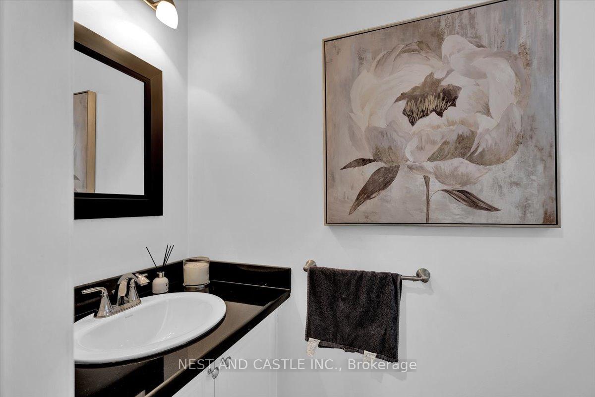 Photo 14 of 13 Treeview Court, Hamilton, Stoney Creek Mountain — HOMEH