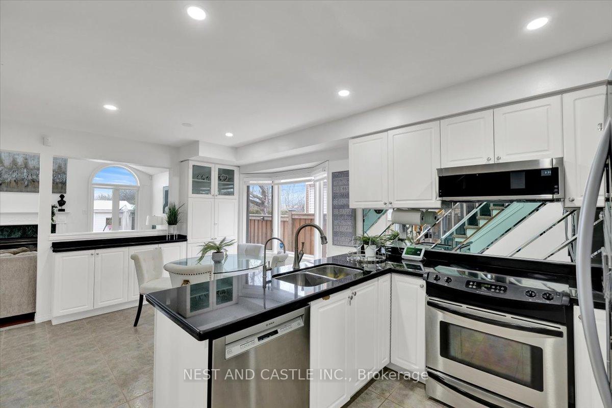 Photo 16 of 13 Treeview Court, Hamilton, Stoney Creek Mountain — HOMEH