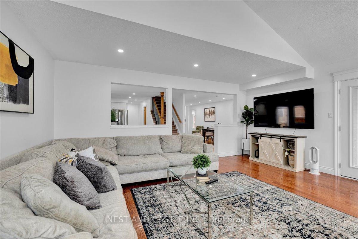 Photo 19 of 13 Treeview Court, Hamilton, Stoney Creek Mountain — HOMEH