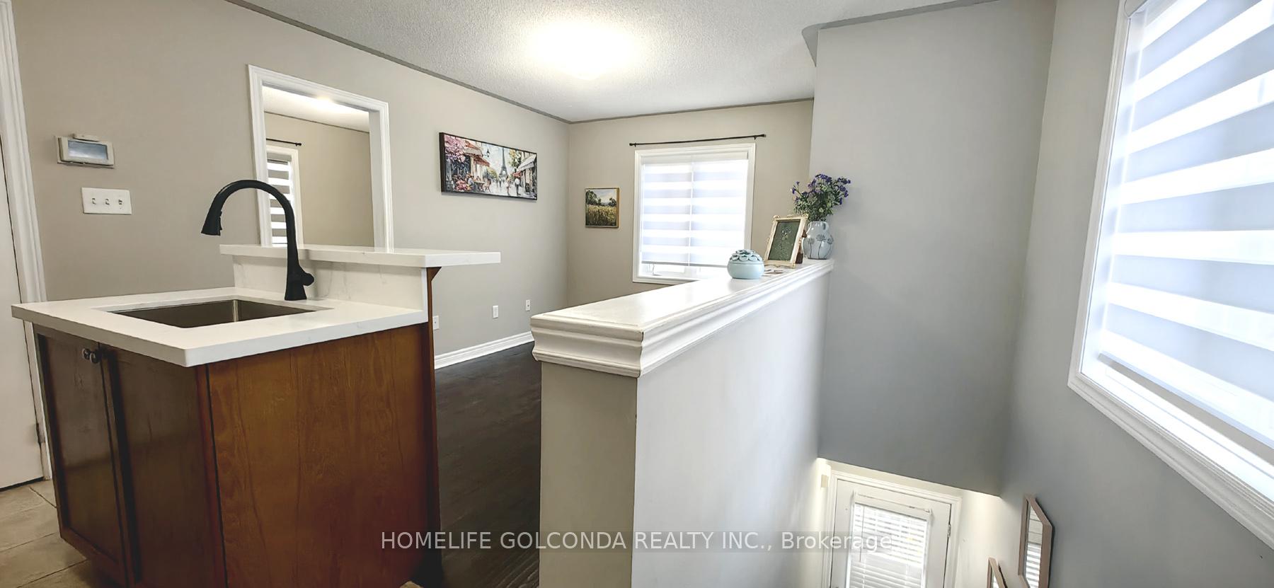 Photo 2 of Unit Coach, 32 Cardrew Street, Markham, Cornell — HOMEH