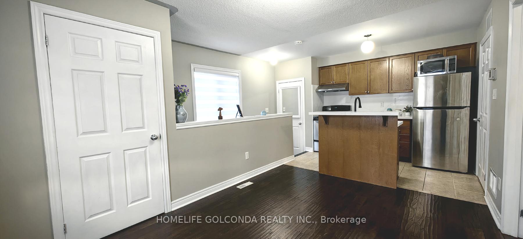 Photo 5 of Unit Coach, 32 Cardrew Street, Markham, Cornell — HOMEH