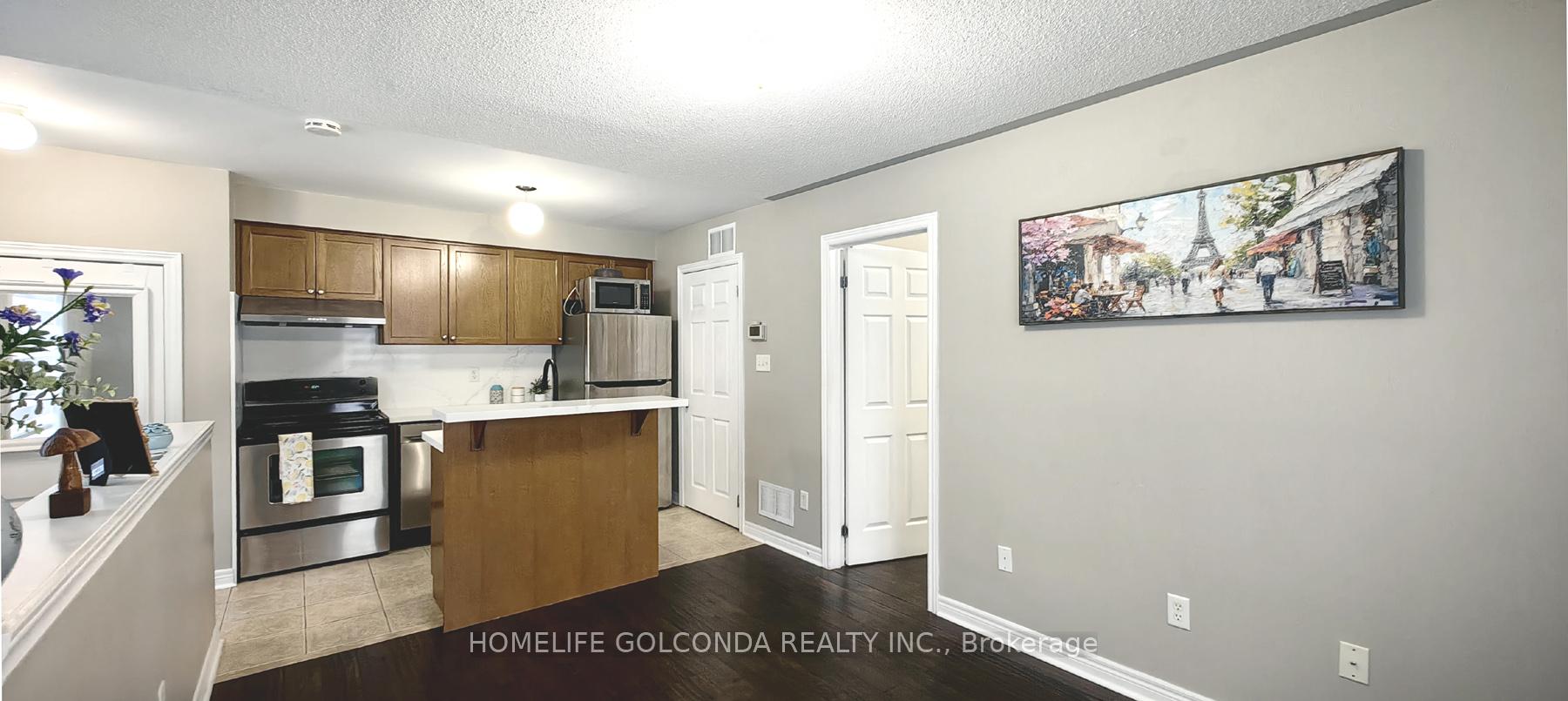 Photo 6 of Unit Coach, 32 Cardrew Street, Markham, Cornell — HOMEH
