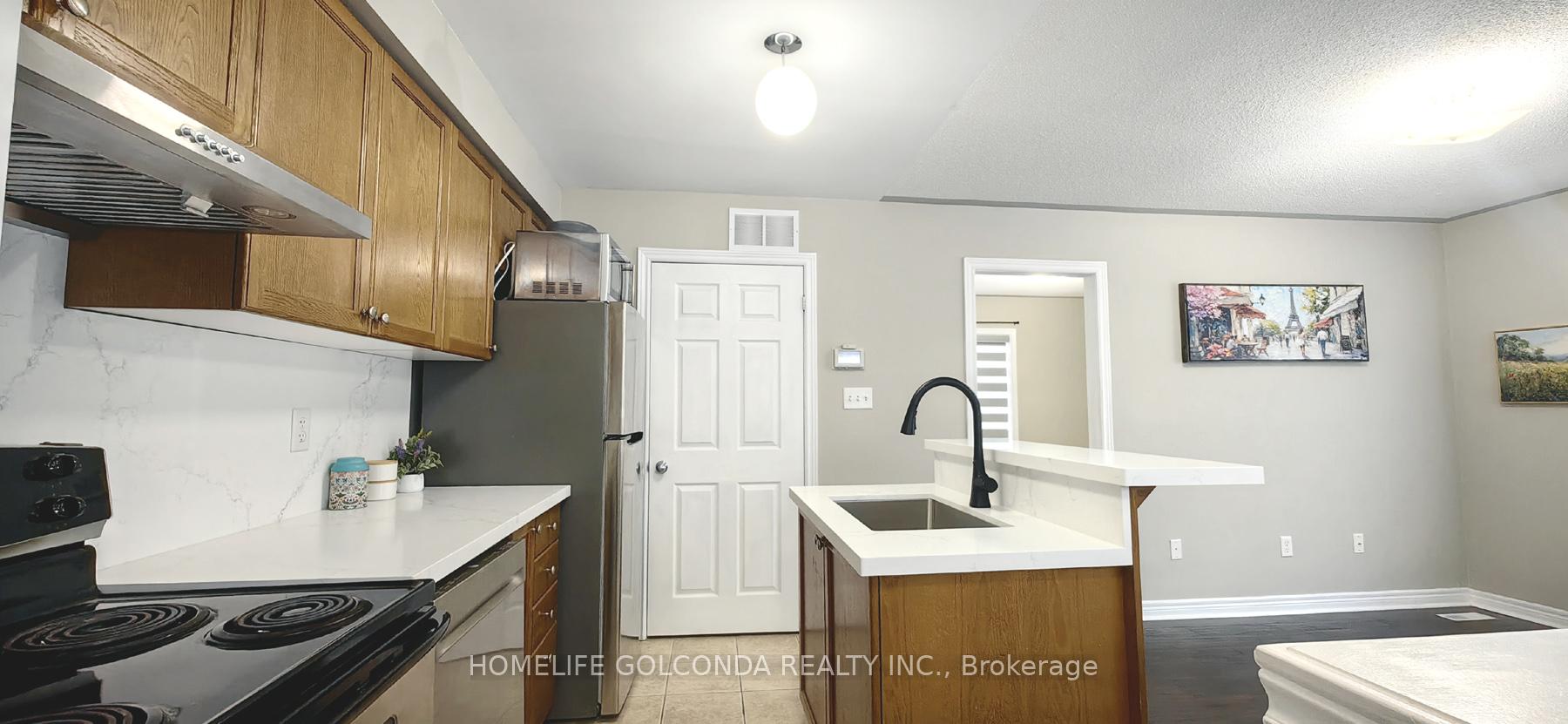 Photo 9 of Unit Coach, 32 Cardrew Street, Markham, Cornell — HOMEH