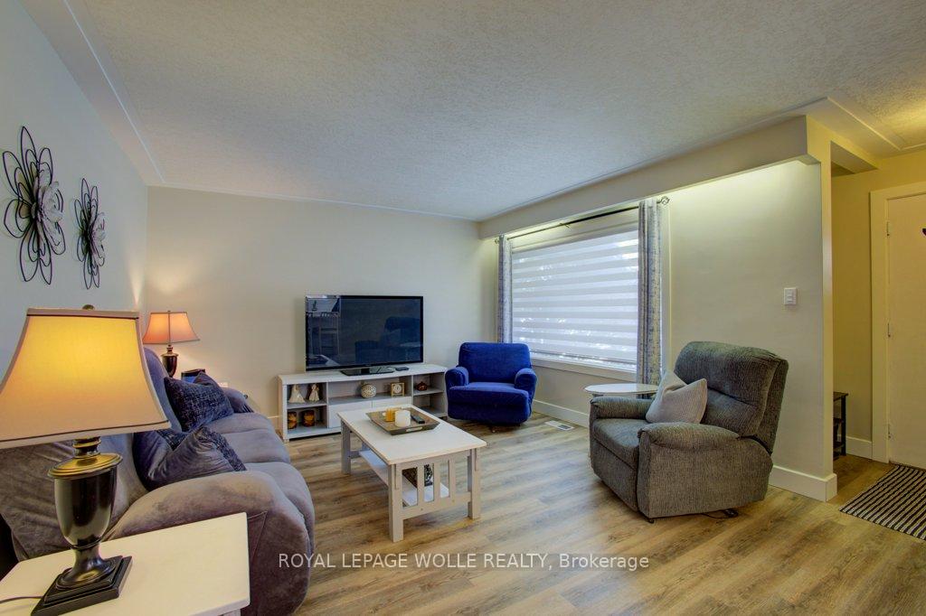 Photo 6 of 47 Brunswick Avenue, Kitchener — HOMEH