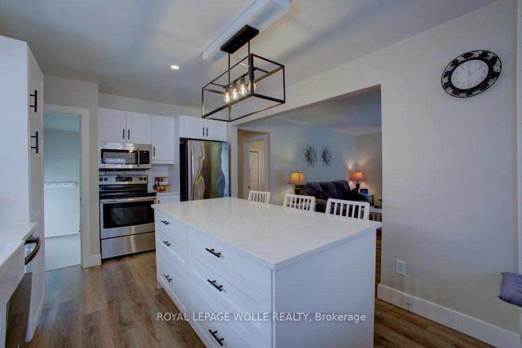 Photo 13 of 47 Brunswick Avenue, Kitchener — HOMEH