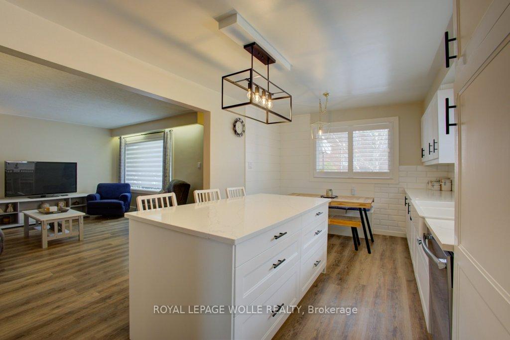 Photo 15 of 47 Brunswick Avenue, Kitchener — HOMEH