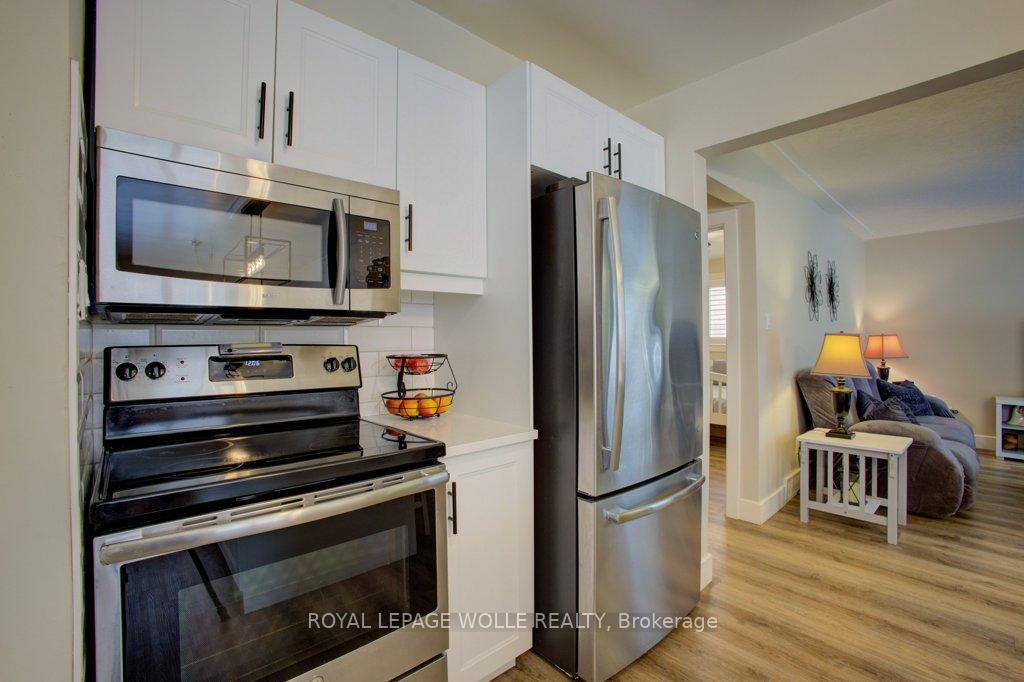 Photo 16 of 47 Brunswick Avenue, Kitchener — HOMEH