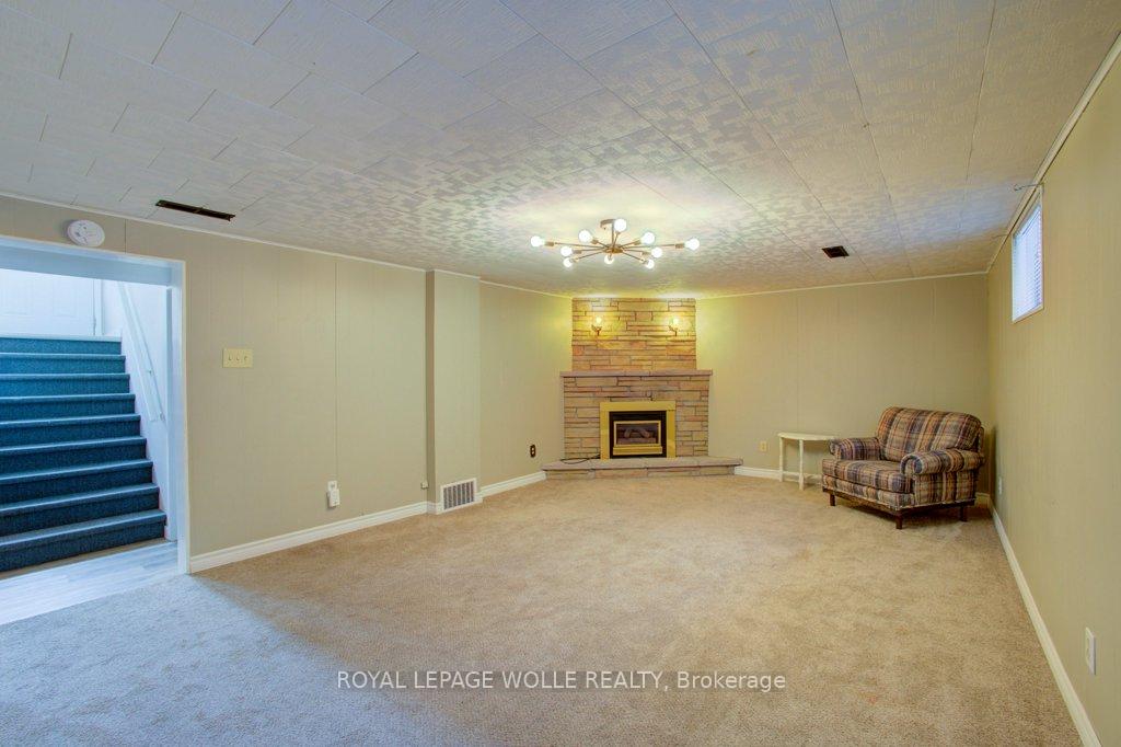 Photo 23 of 47 Brunswick Avenue, Kitchener — HOMEH