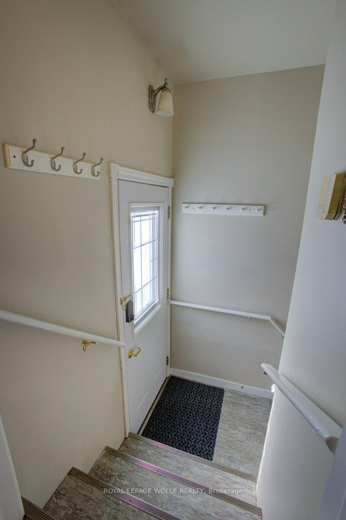 Photo 34 of 47 Brunswick Avenue, Kitchener — HOMEH