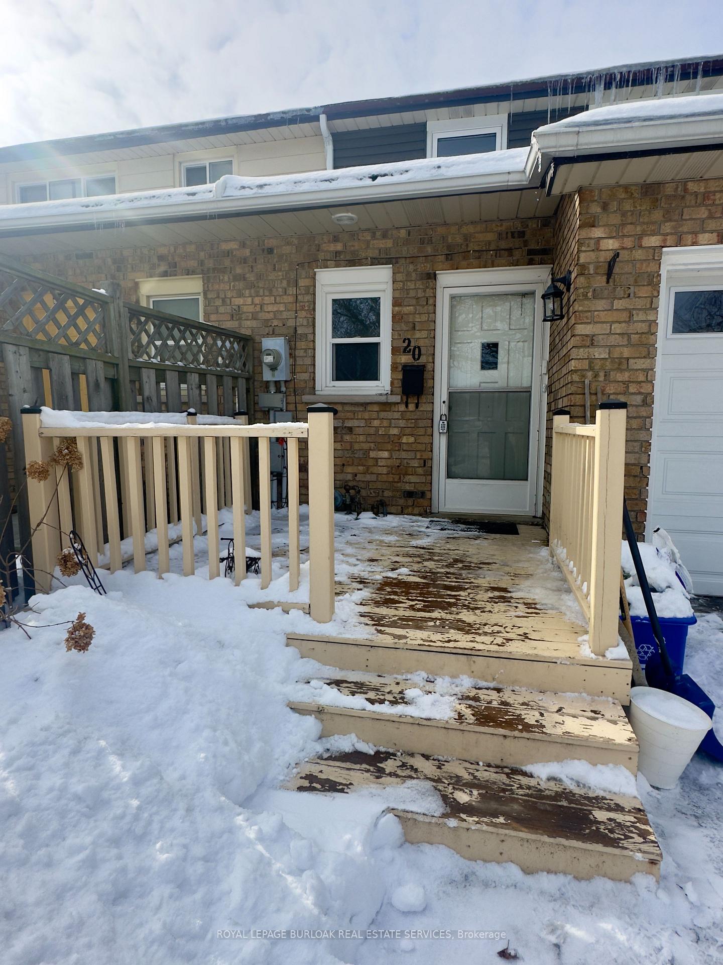 Photo 3 of 20 Silvervine Drive, Hamilton, Stoney Creek Mountain — HOMEH