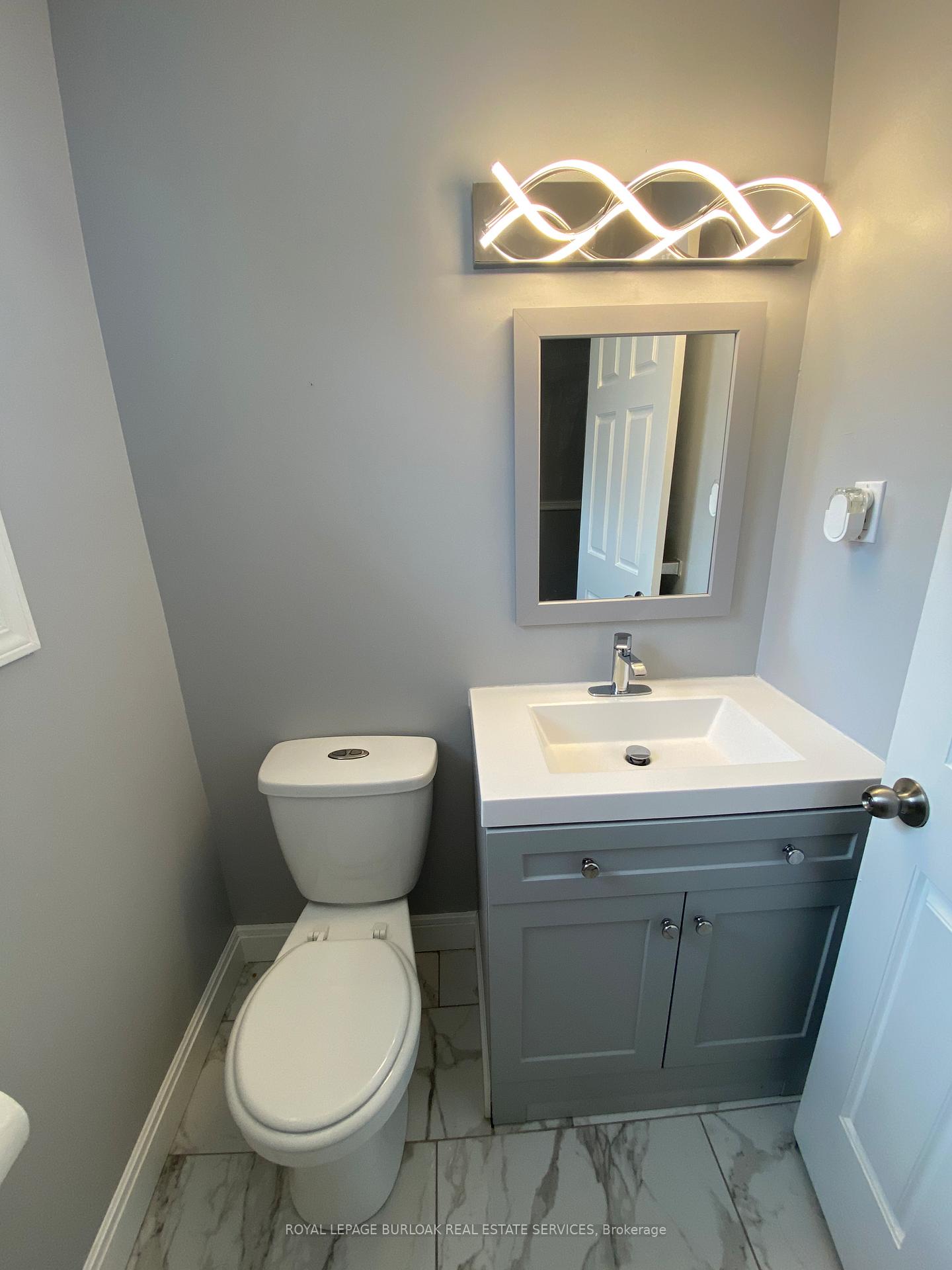 Photo 6 of 20 Silvervine Drive, Hamilton, Stoney Creek Mountain — HOMEH