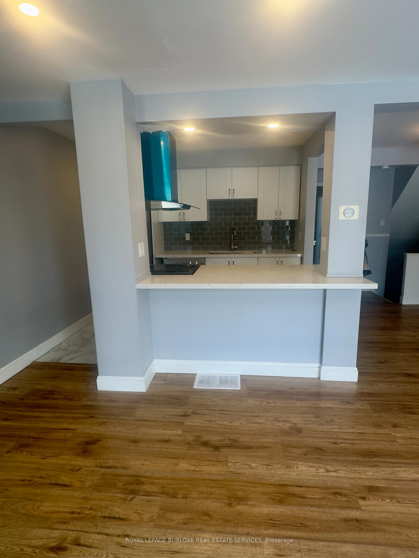 Photo 8 of 20 Silvervine Drive, Hamilton, Stoney Creek Mountain — HOMEH