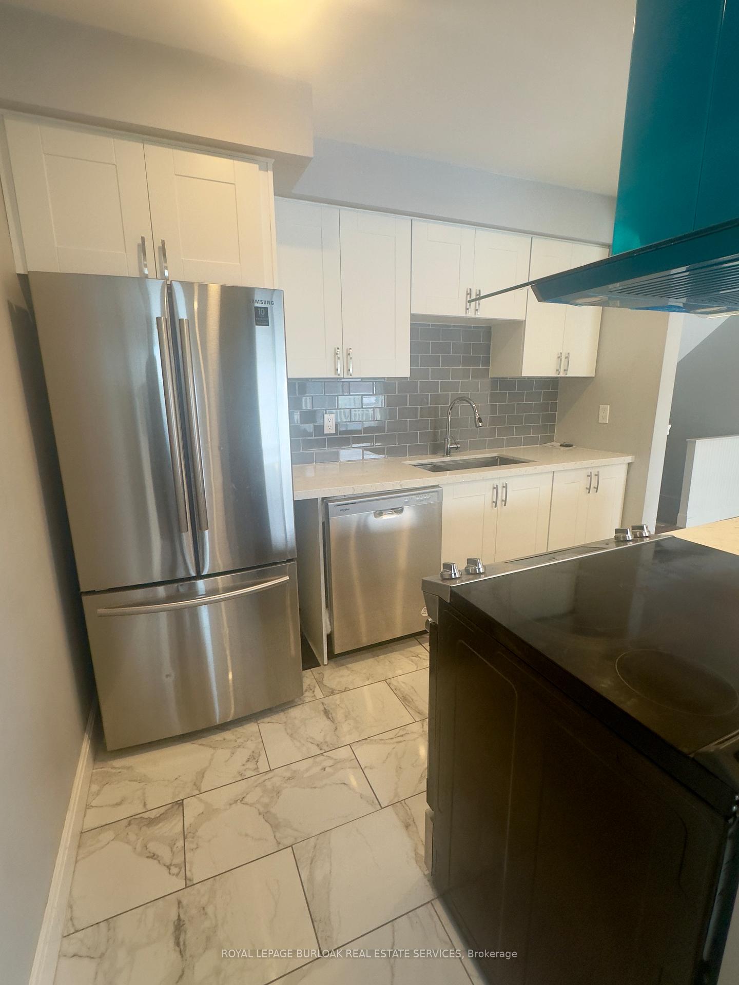 Photo 10 of 20 Silvervine Drive, Hamilton, Stoney Creek Mountain — HOMEH