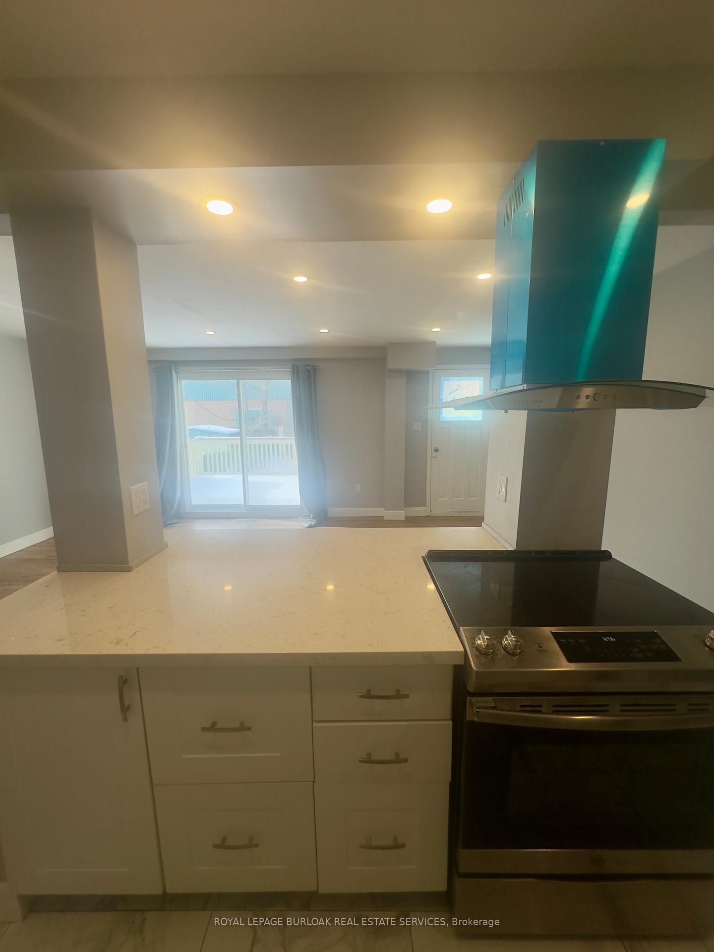 Photo 11 of 20 Silvervine Drive, Hamilton, Stoney Creek Mountain — HOMEH