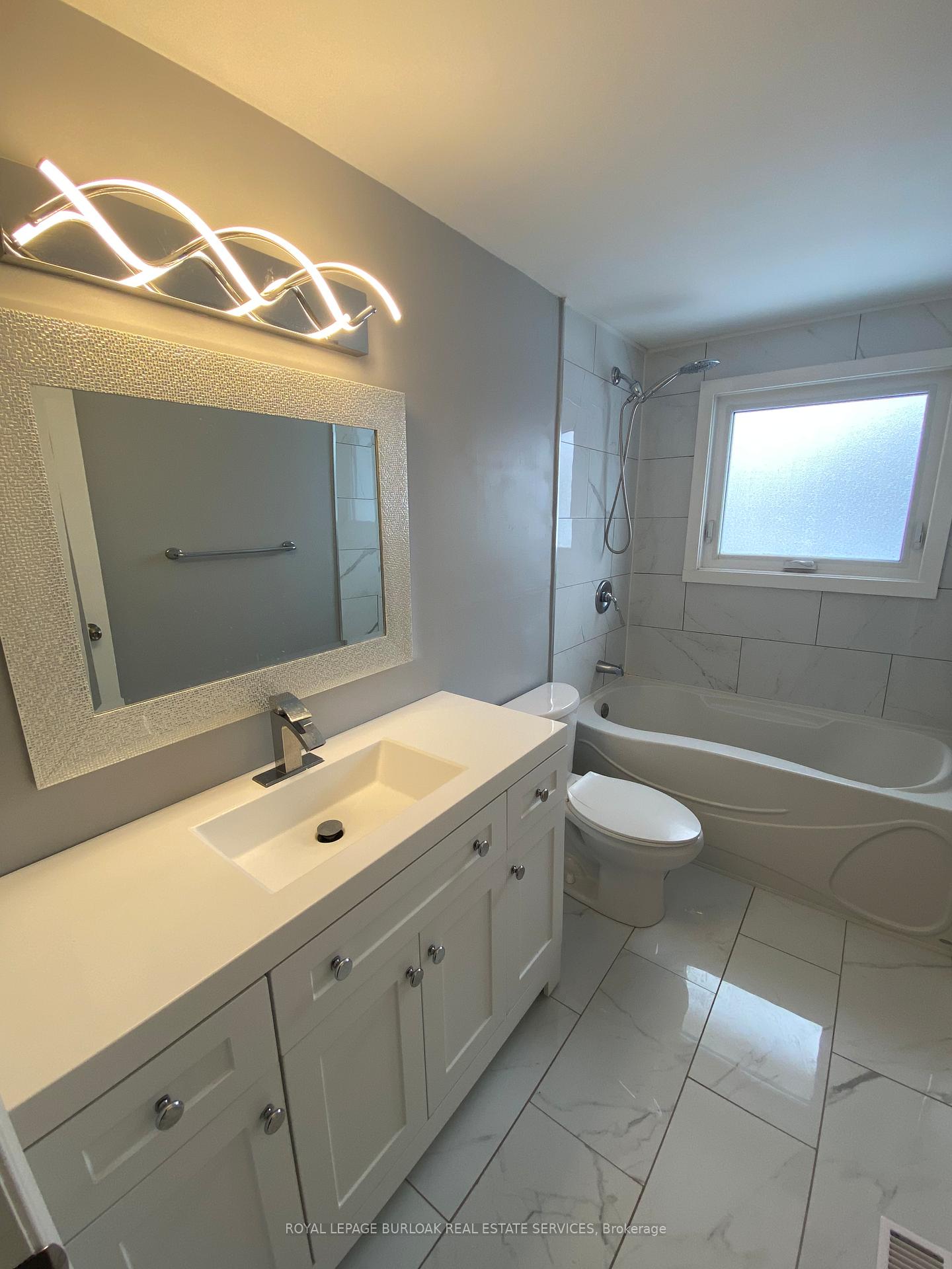 Photo 12 of 20 Silvervine Drive, Hamilton, Stoney Creek Mountain — HOMEH