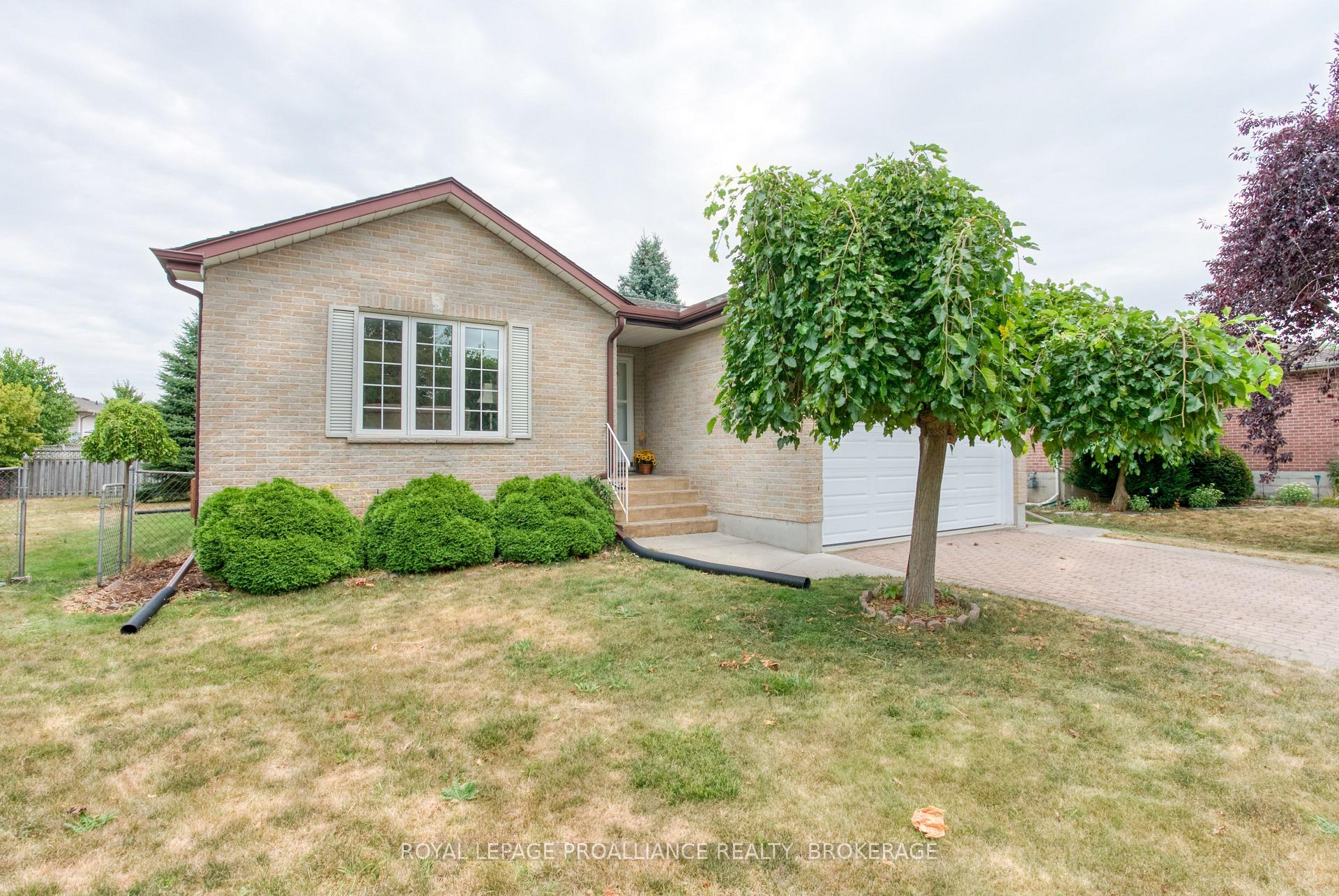 Photo 1 of 826 Bexley Gate, Kingston, East Gardiners Rd — HOMEH