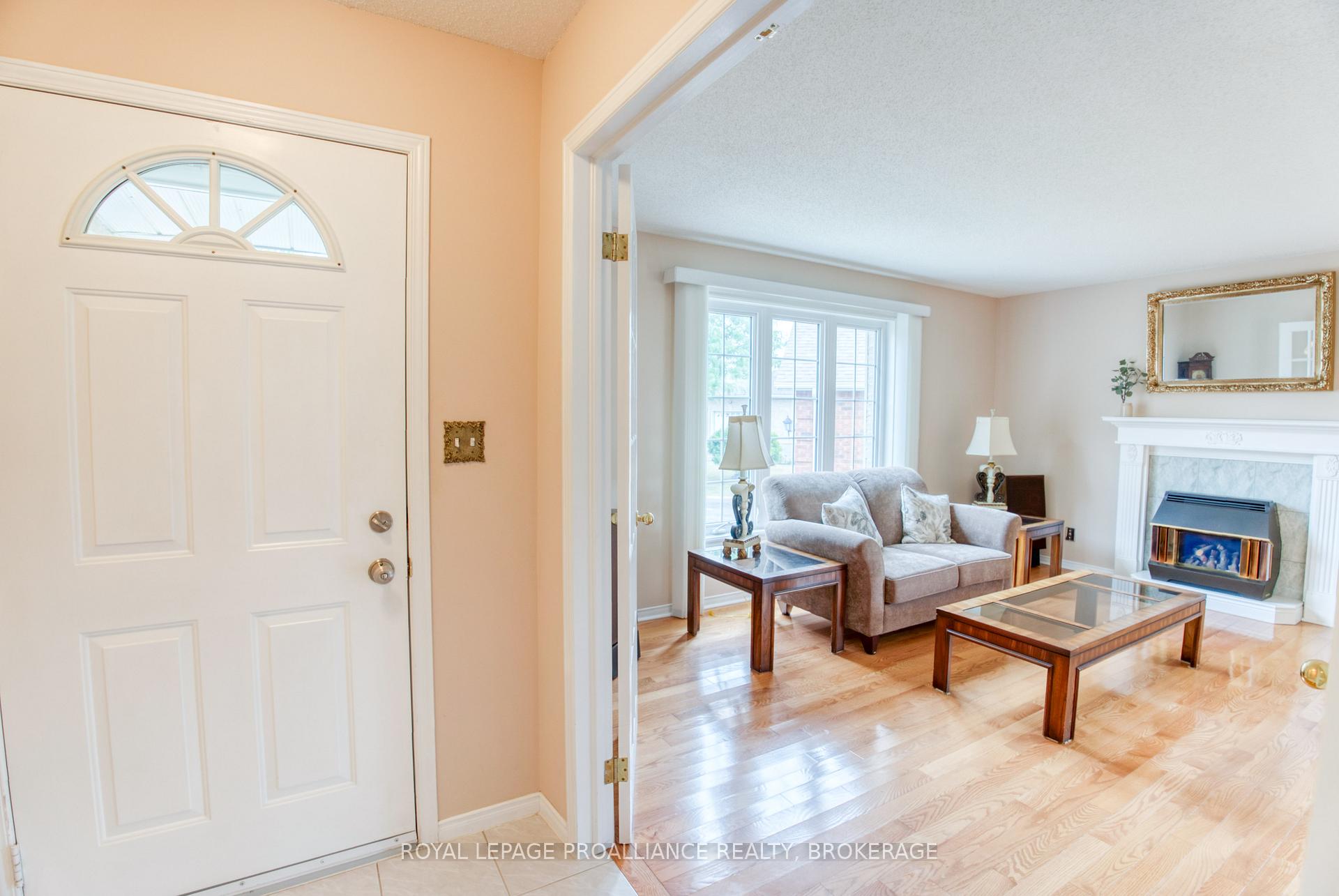 Photo 9 of 826 Bexley Gate, Kingston, East Gardiners Rd — HOMEH