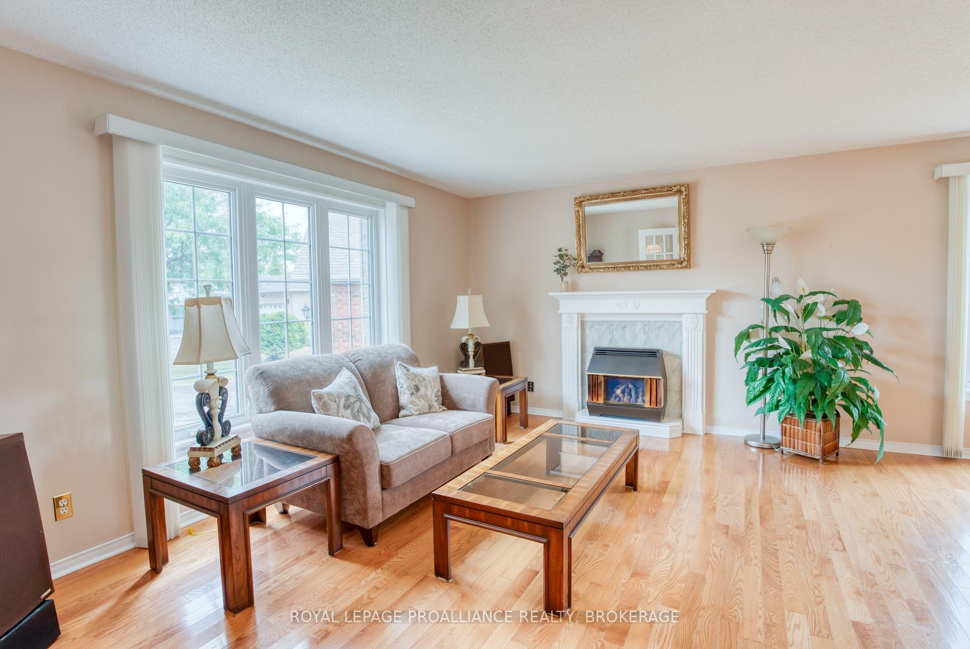 Photo 10 of 826 Bexley Gate, Kingston, East Gardiners Rd — HOMEH