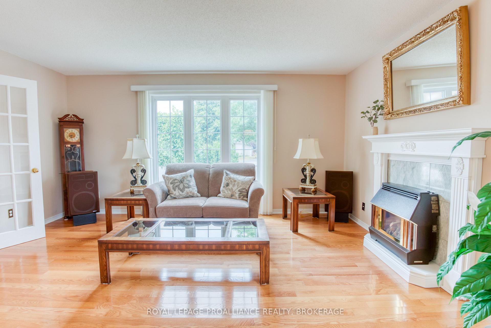 Photo 11 of 826 Bexley Gate, Kingston, East Gardiners Rd — HOMEH