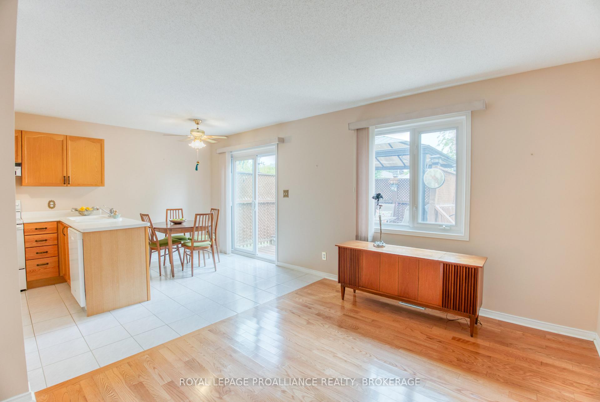 Photo 15 of 826 Bexley Gate, Kingston, East Gardiners Rd — HOMEH