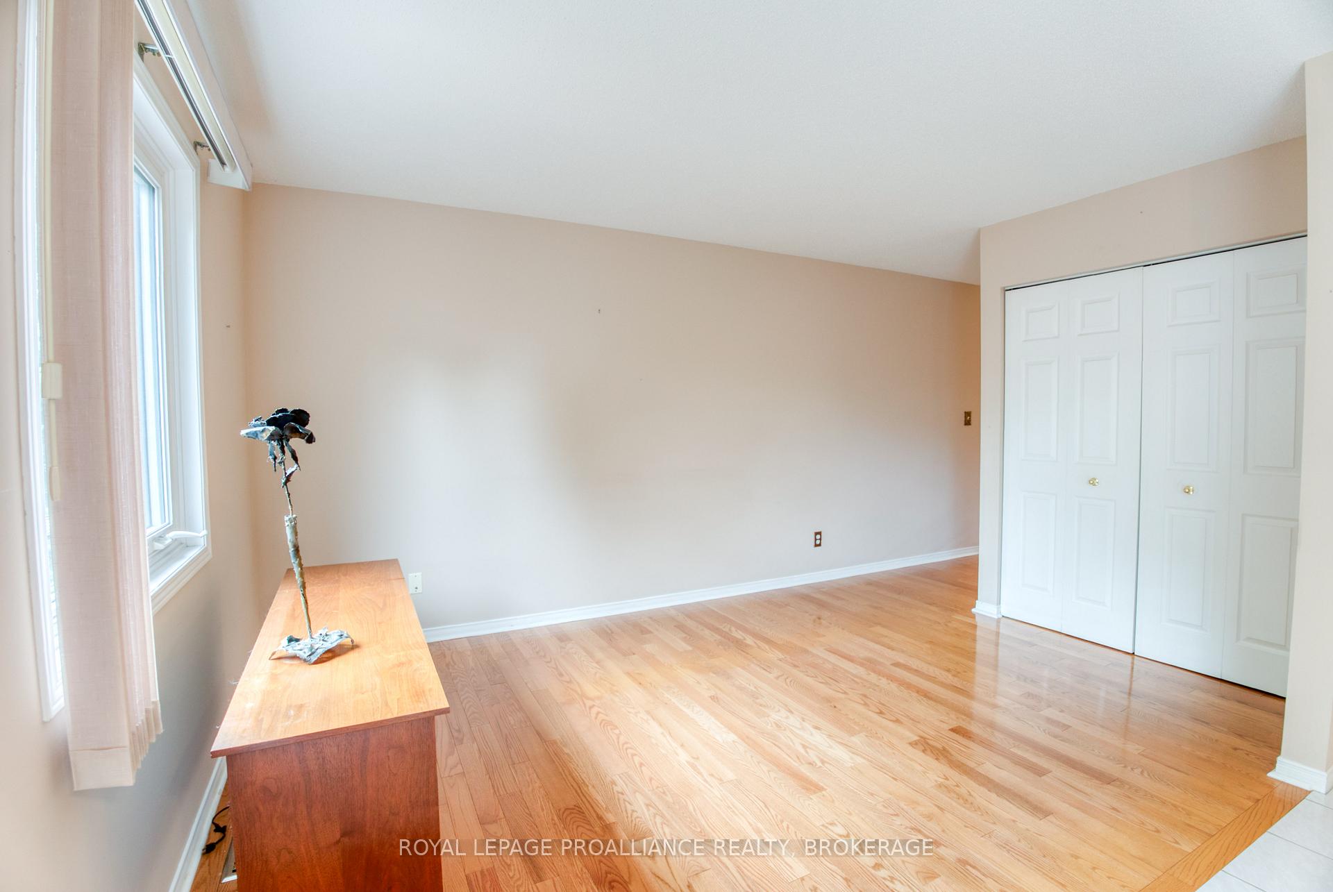 Photo 17 of 826 Bexley Gate, Kingston, East Gardiners Rd — HOMEH