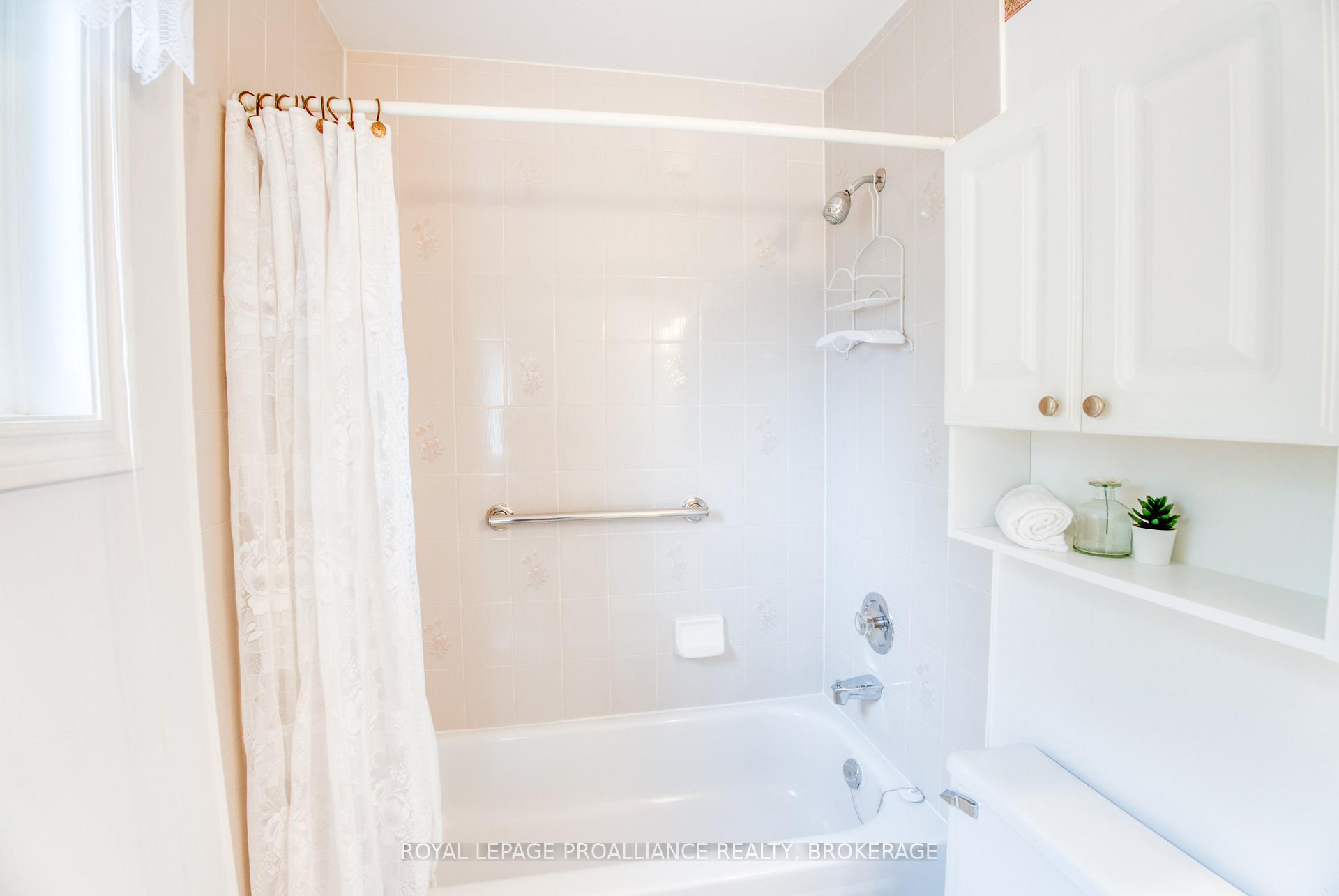 Photo 26 of 826 Bexley Gate, Kingston, East Gardiners Rd — HOMEH