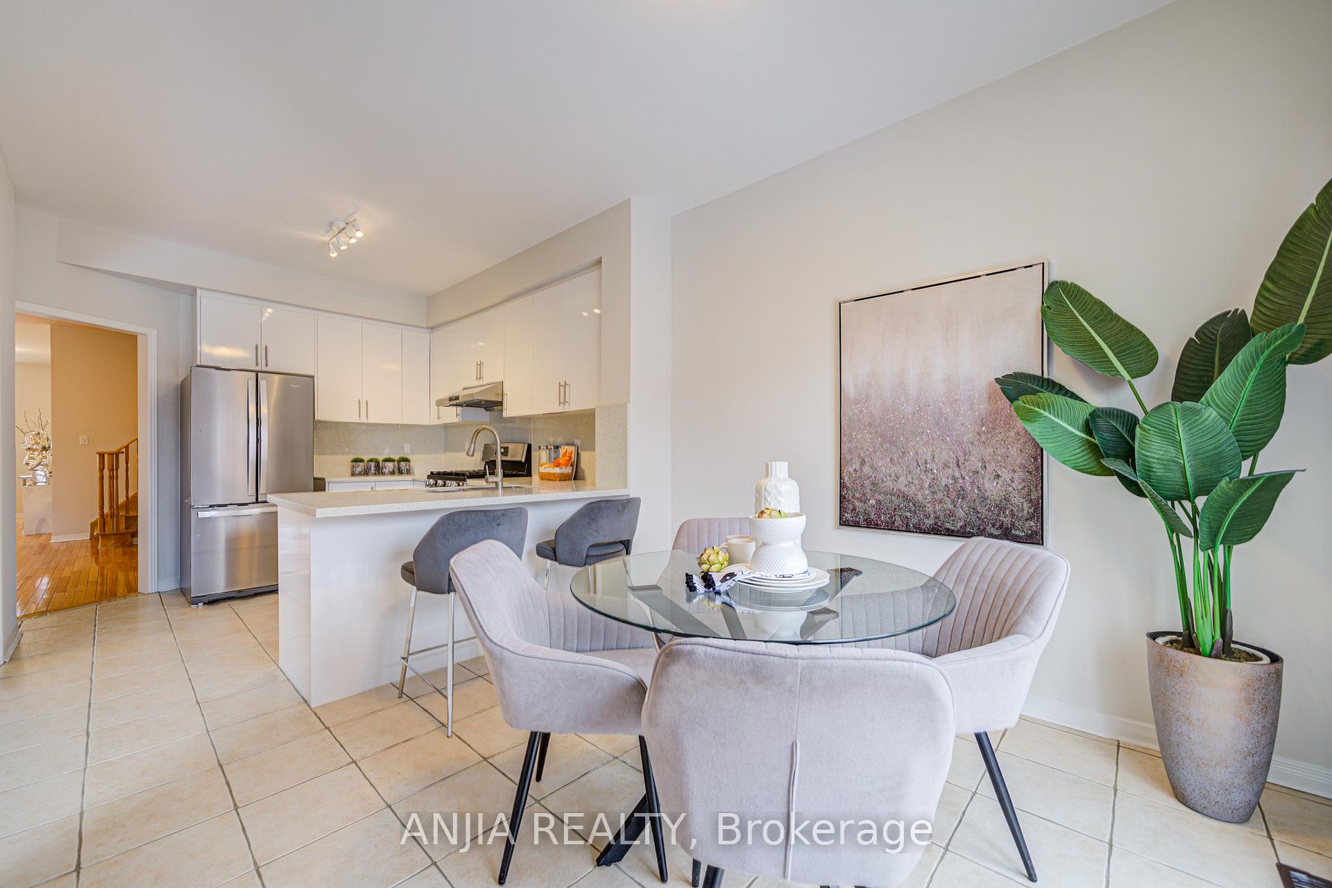 Photo 18 of 308 Caboto Trail, Markham, Village Green-South Unionville — HOMEH