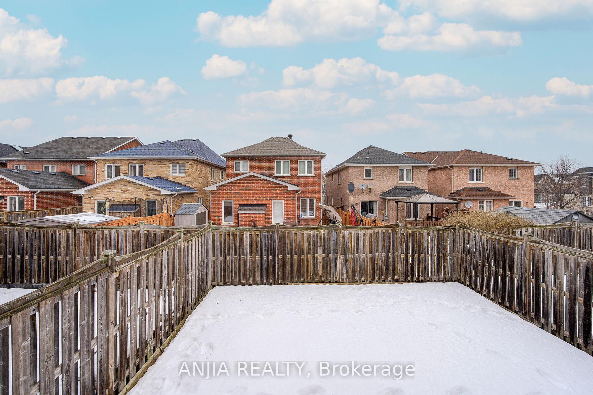 Photo 38 of 308 Caboto Trail, Markham, Village Green-South Unionville — HOMEH