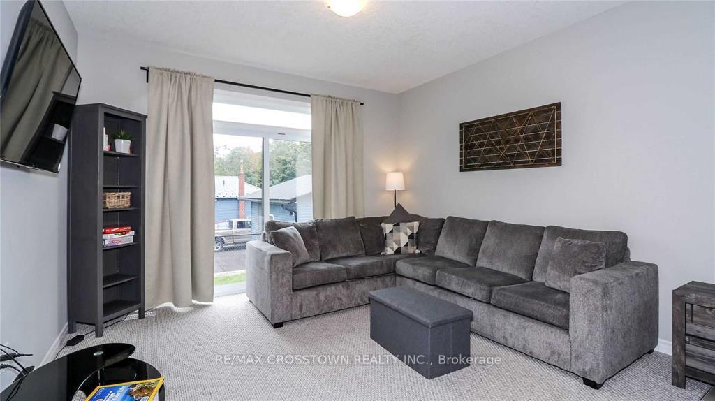 Photo 9 of 977 Wright Drive, Midland — HOMEH