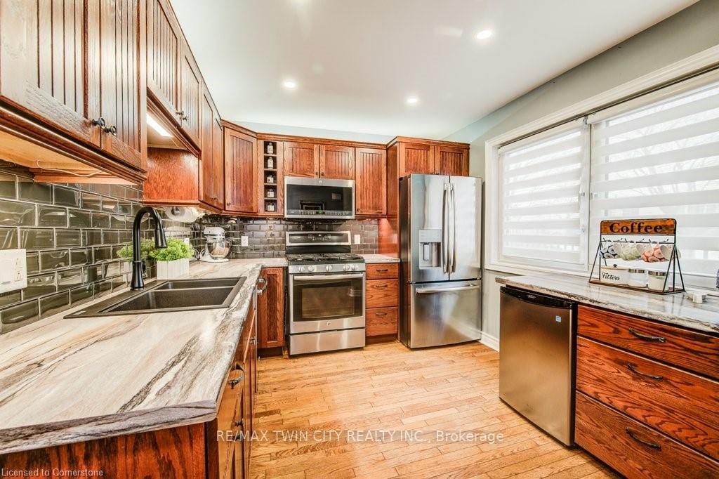 Photo 7 of 141 Charles Best Place, Kitchener — HOMEH