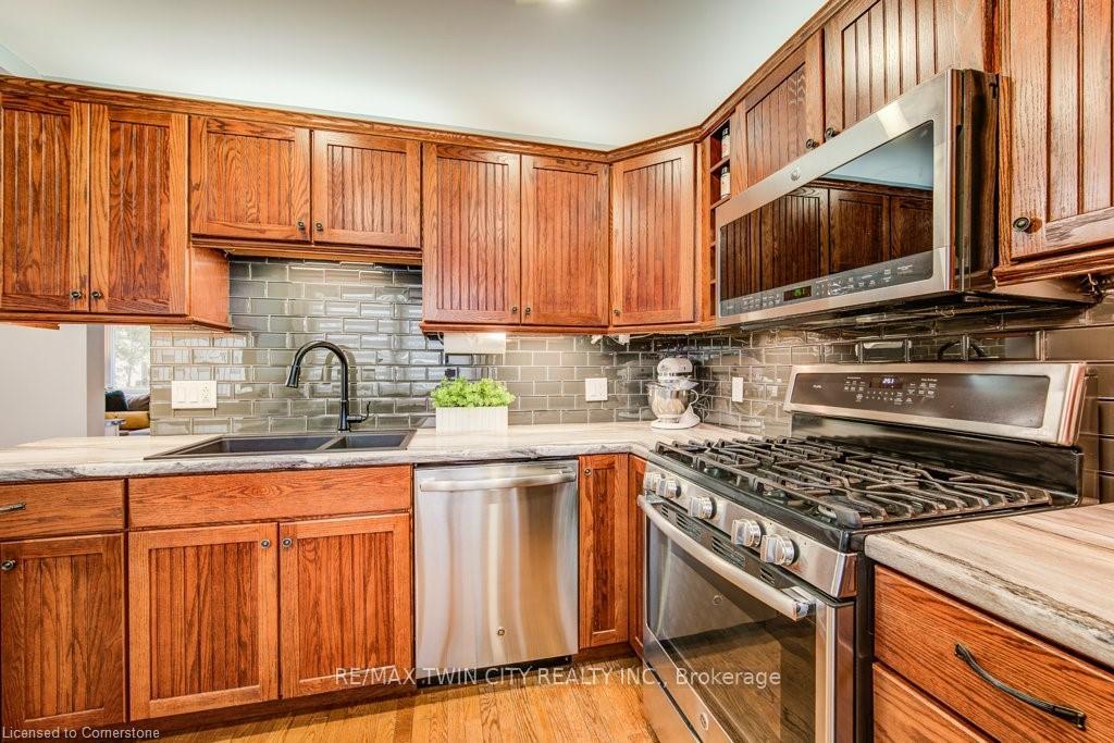 Photo 8 of 141 Charles Best Place, Kitchener — HOMEH