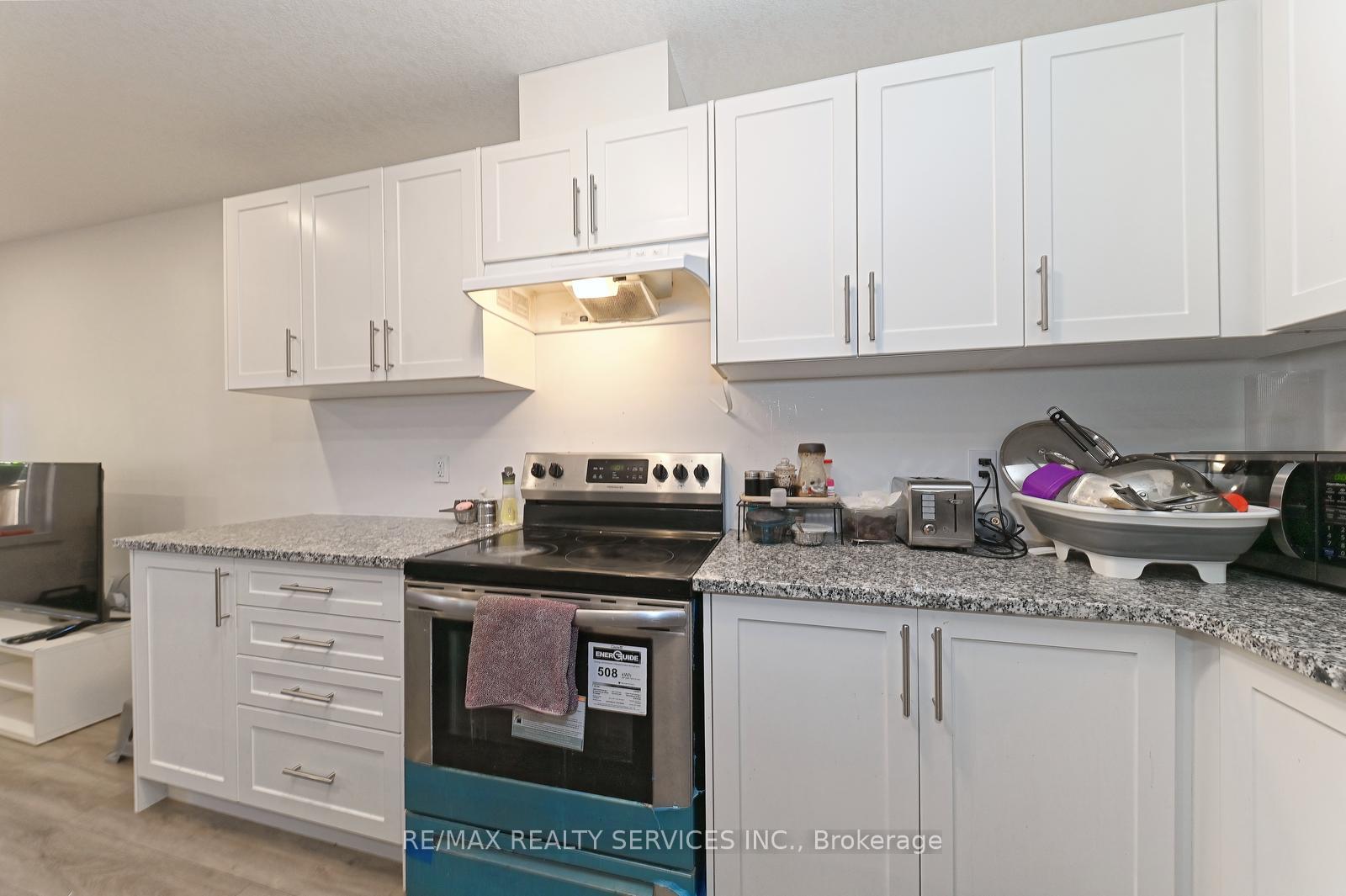 Photo 11 of 32 Pony Way, Kitchener — HOMEH