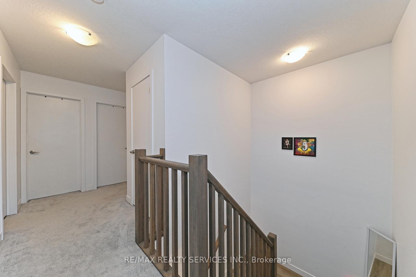 Photo 15 of 32 Pony Way, Kitchener — HOMEH