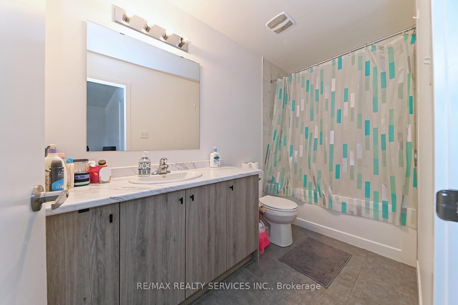 Photo 18 of 32 Pony Way, Kitchener — HOMEH