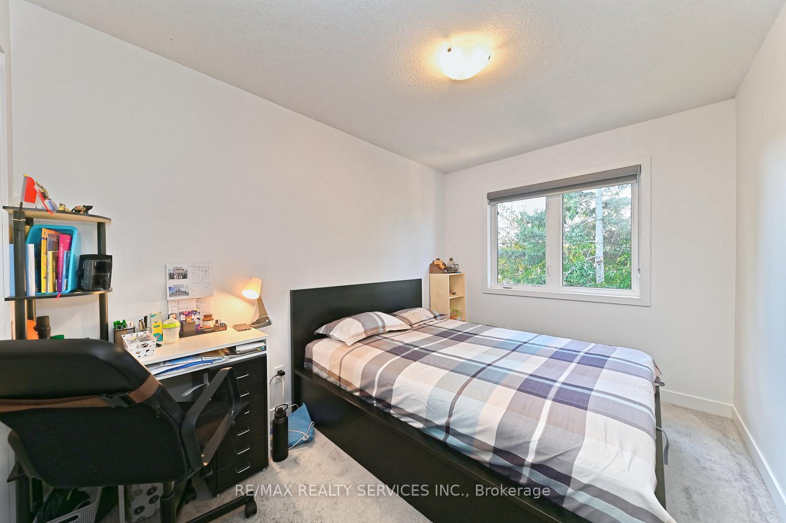 Photo 19 of 32 Pony Way, Kitchener — HOMEH