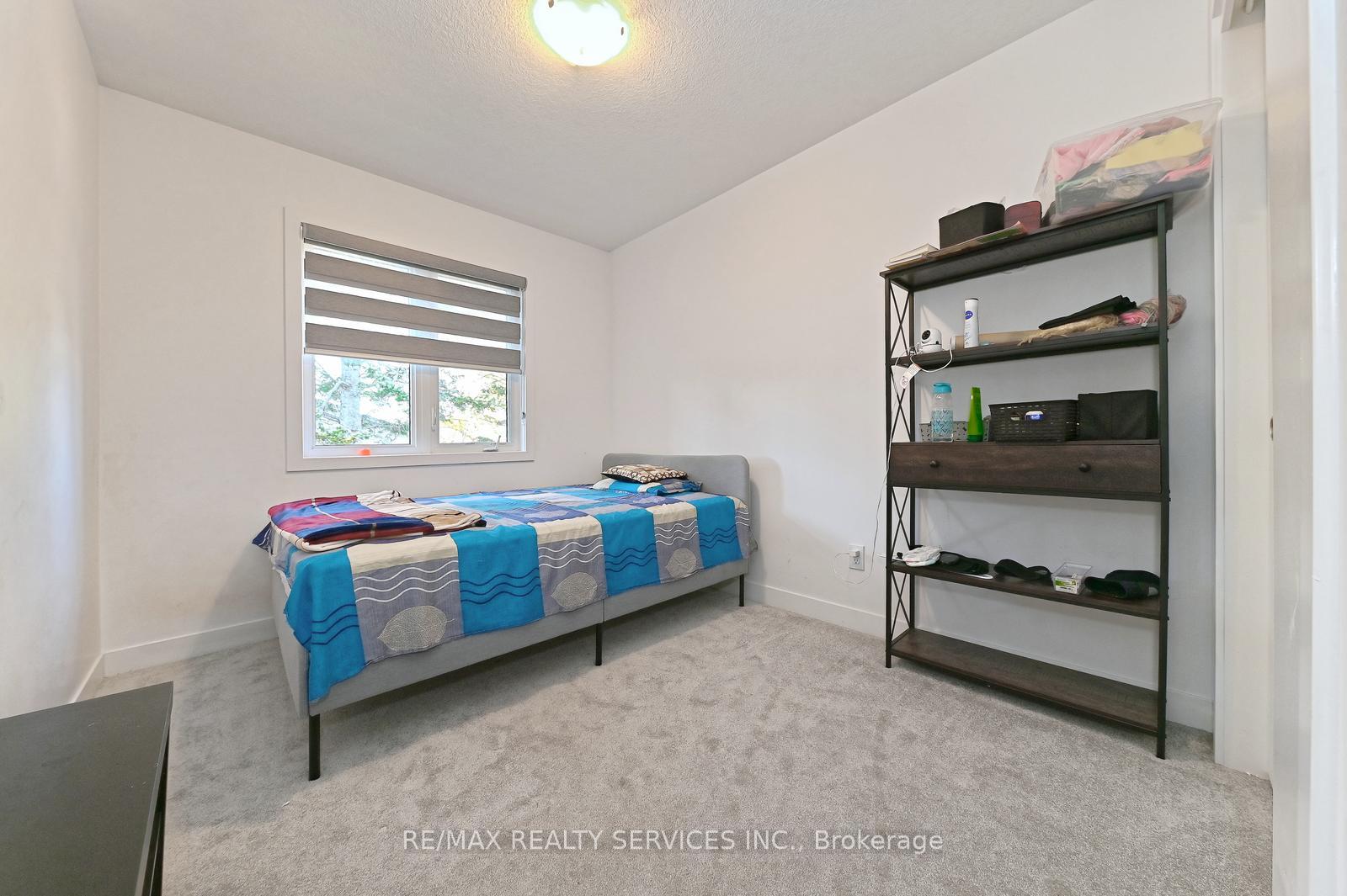 Photo 21 of 32 Pony Way, Kitchener — HOMEH
