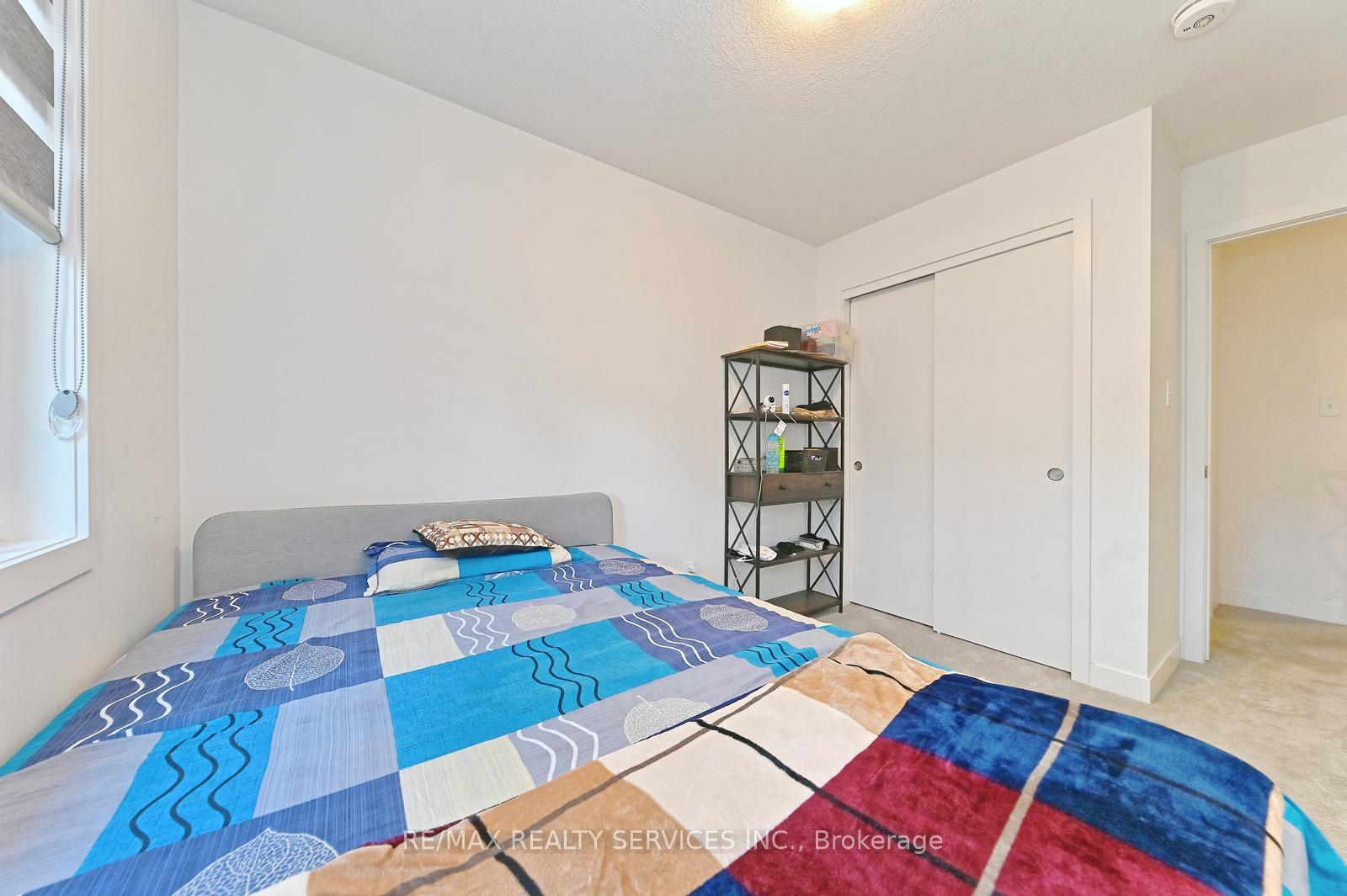 Photo 22 of 32 Pony Way, Kitchener — HOMEH