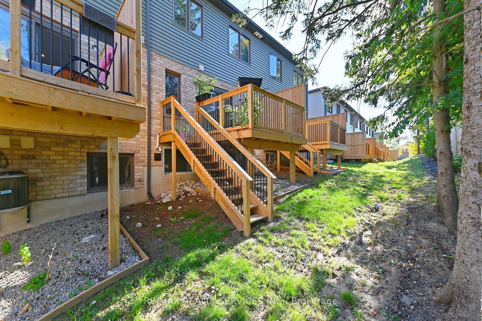 Photo 33 of 32 Pony Way, Kitchener — HOMEH